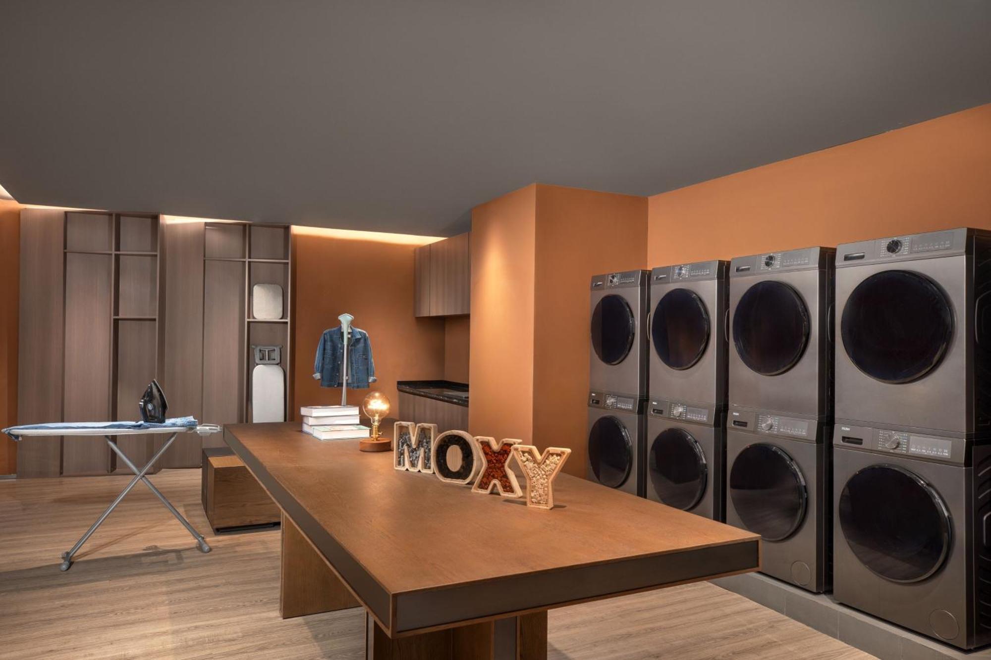 Moxy Chongqing Hotel Buitenkant foto